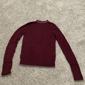 Low turtle neck ribbed sweater